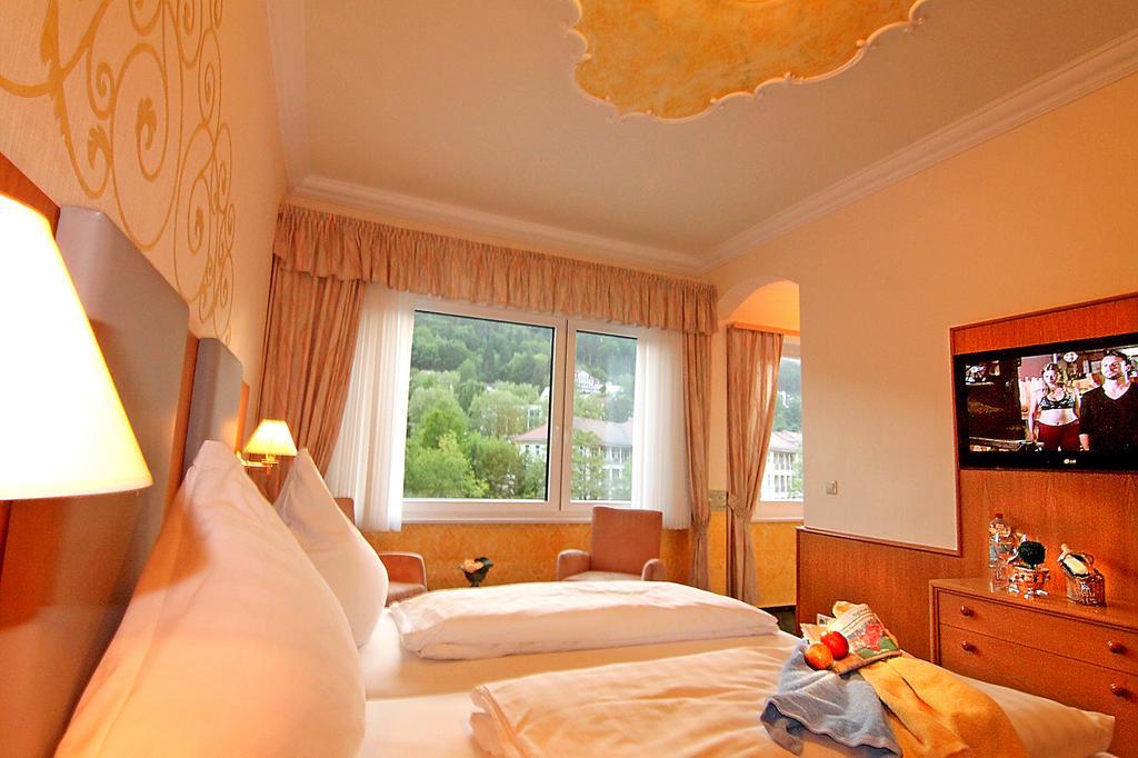 Hotel Weingärtner Bad Wildbad Zimmer foto